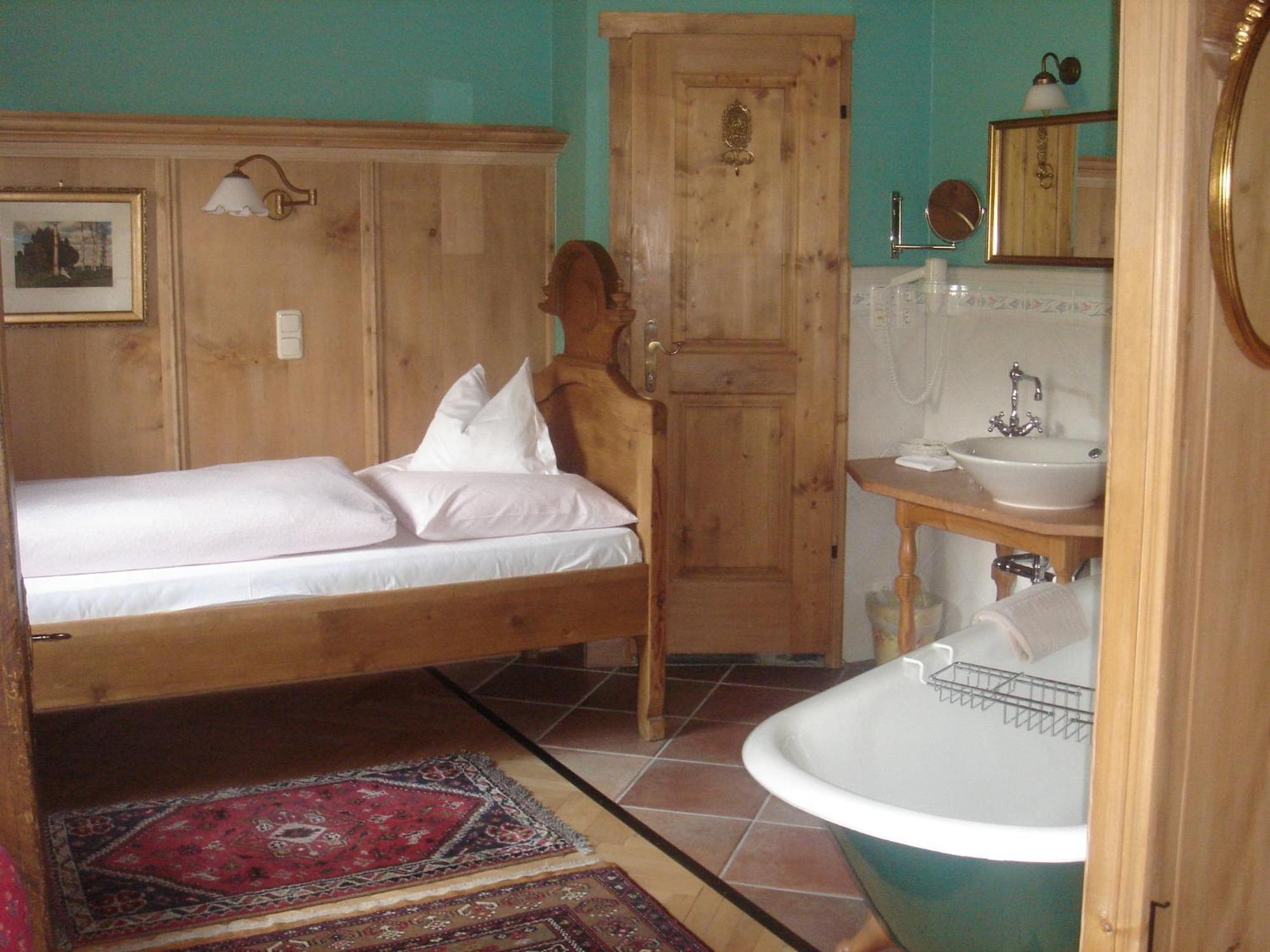 Romantikhotel Almtalhof Grünau im Almtal Pokoj fotografie