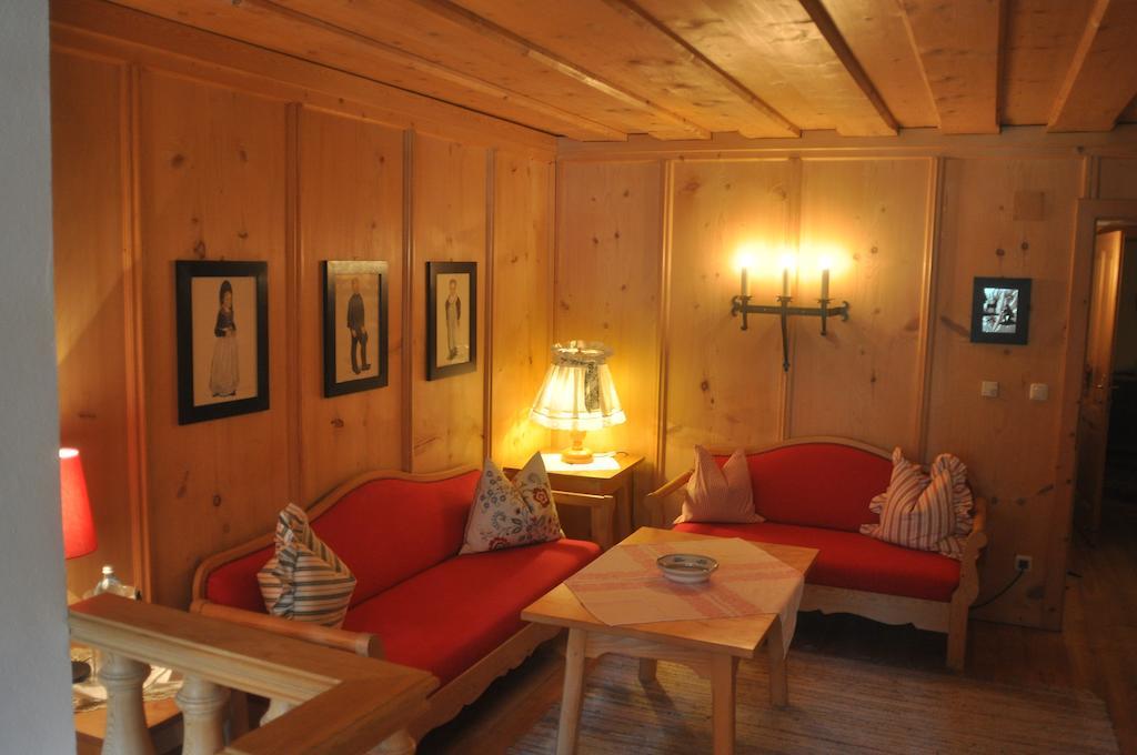 Romantikhotel Almtalhof Grünau im Almtal Pokoj fotografie