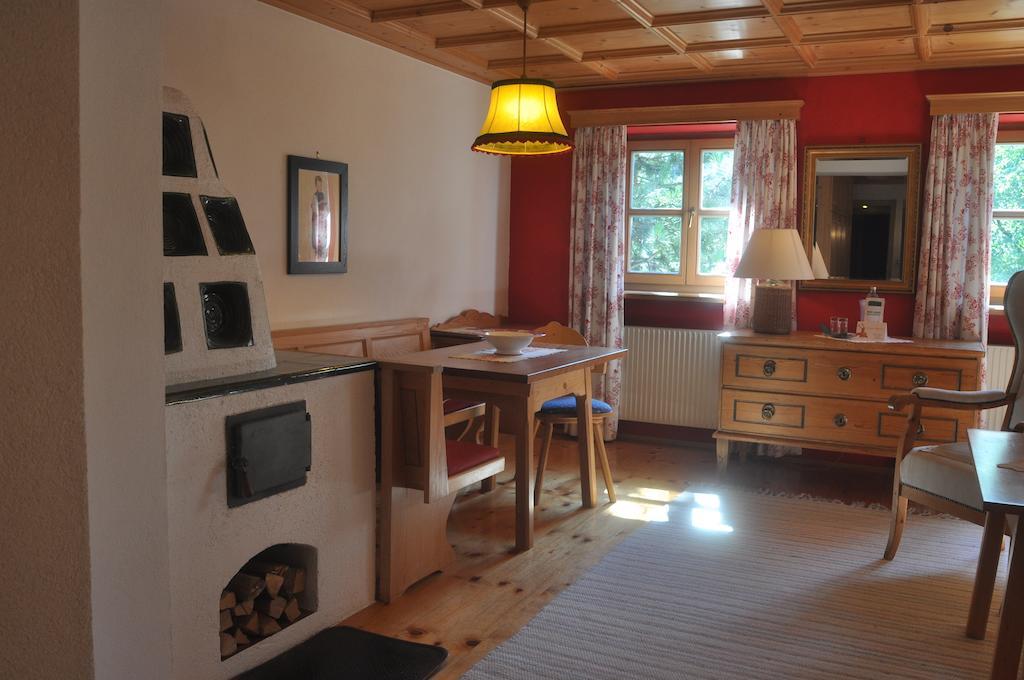Romantikhotel Almtalhof Grünau im Almtal Pokoj fotografie